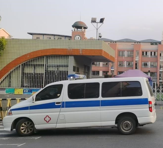 广宗救护车出租护送骨折病人一公里多少钱